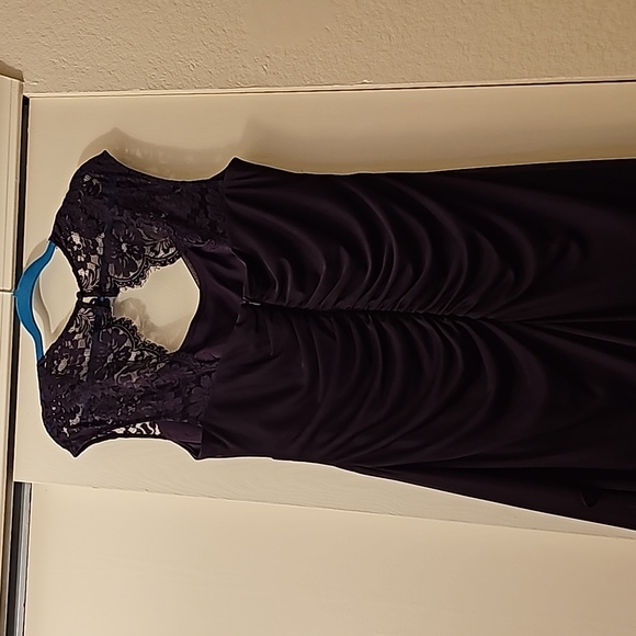 Dress - Picture 3 of 6